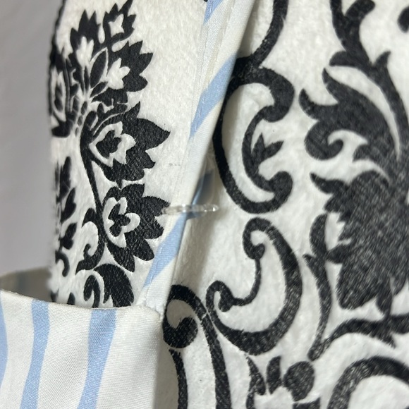 Adorable blue and white dress - Picture 7 of 7